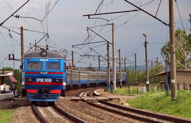 Восстанавливают движение пригородных электричек между Одессой и Колосовкой